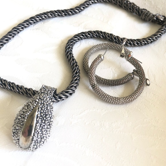 Silver-Grey tone textured Hoop Earrings - Picture 7 of 7